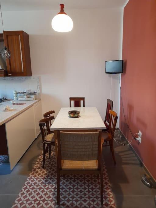 Casa Jole, Appartamento In Centro Bari Bagian luar foto