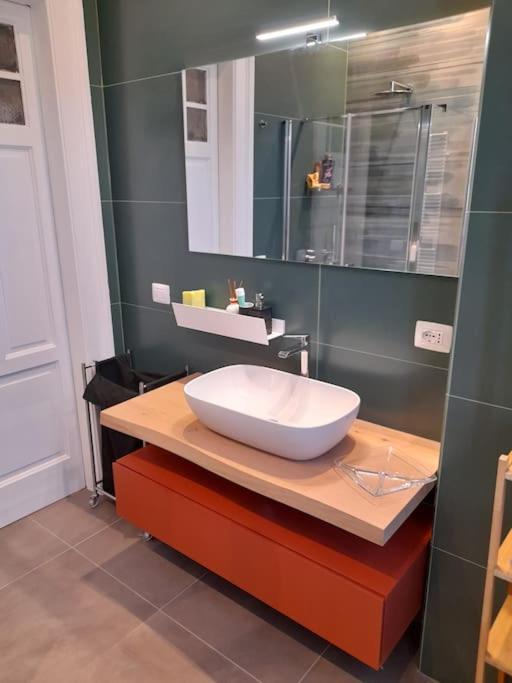 Casa Jole, Appartamento In Centro Bari Bagian luar foto